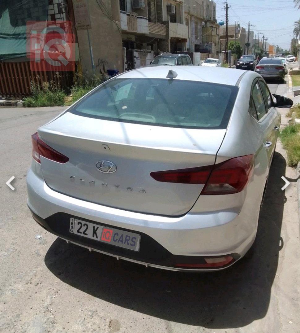 هیوندای ئەلەنترا